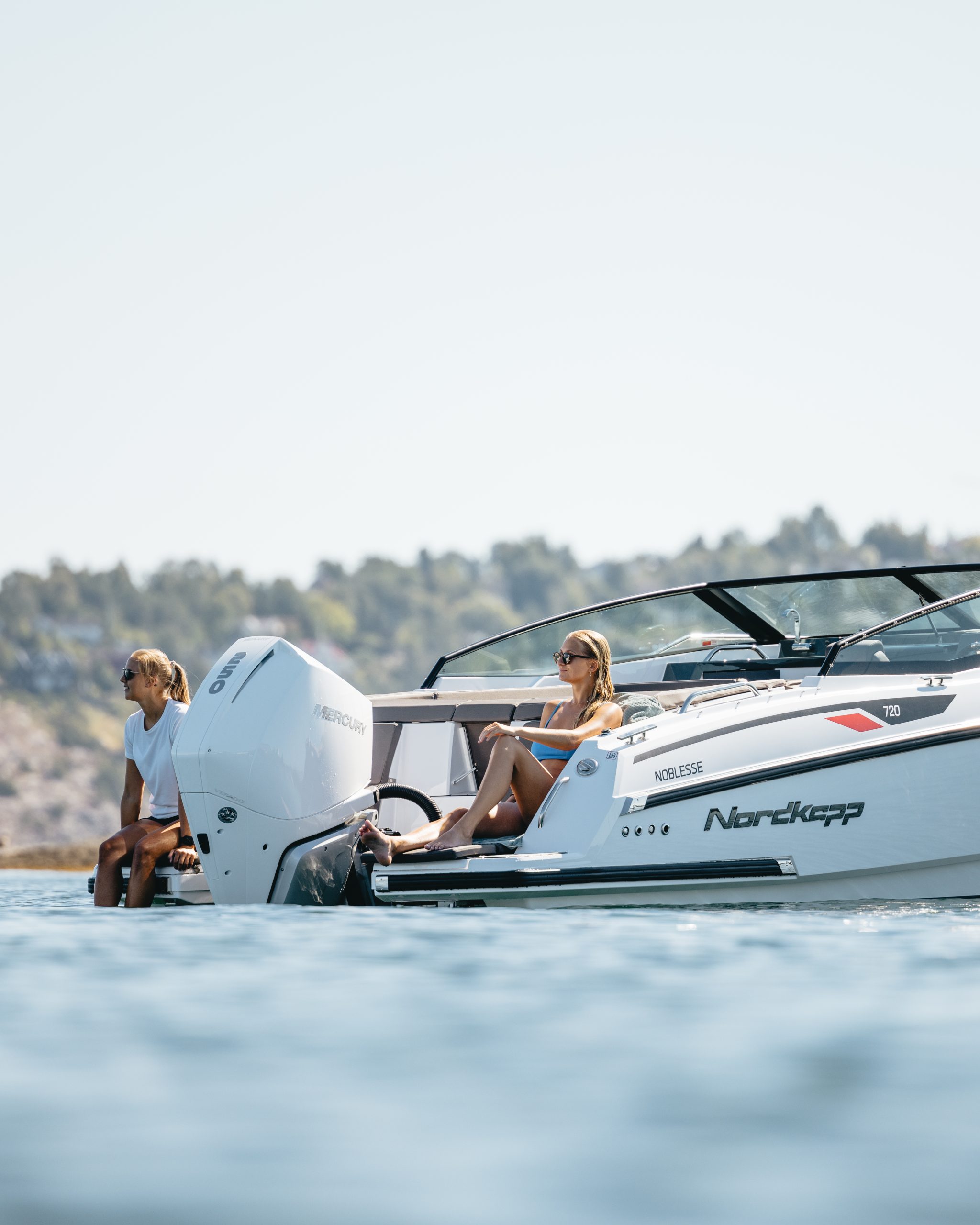 Nordkapp Noblesse 720 prémium daycruiser kabinos motorcsónak Mercury külmotorral és pihenőfedélzettel - BFL Boats